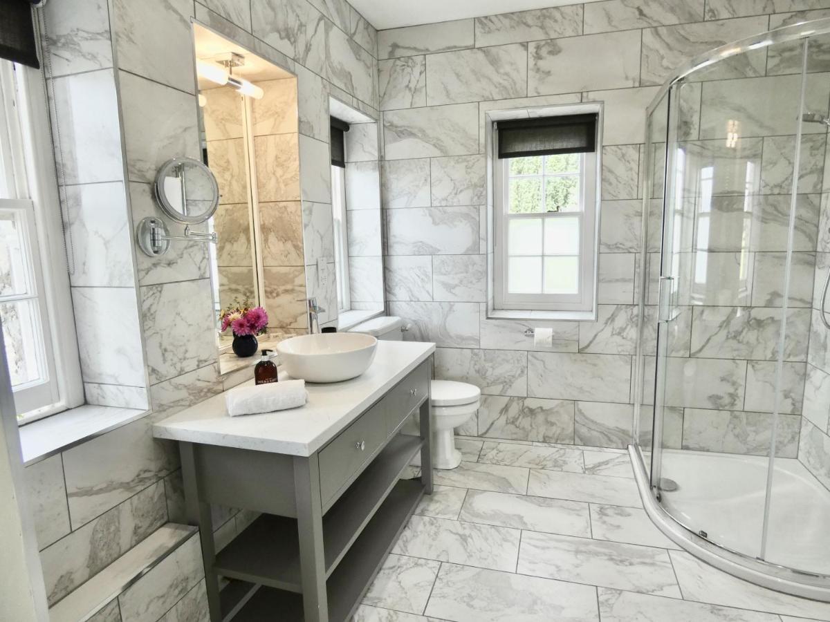 The Mount Somerton Retreat - Nr Bruton, Glastonbury, The Spectacular Wells Cathedral, Millfield School, Leonardo Helicopters, Yeovilton Eksteriør billede