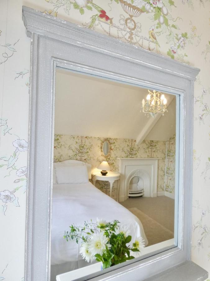 The Mount Somerton Retreat - Nr Bruton, Glastonbury, The Spectacular Wells Cathedral, Millfield School, Leonardo Helicopters, Yeovilton Værelse billede