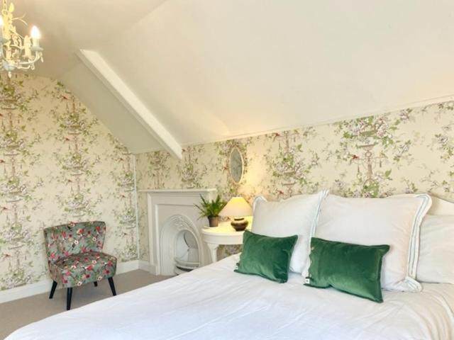 The Mount Somerton Retreat - Nr Bruton, Glastonbury, The Spectacular Wells Cathedral, Millfield School, Leonardo Helicopters, Yeovilton Eksteriør billede