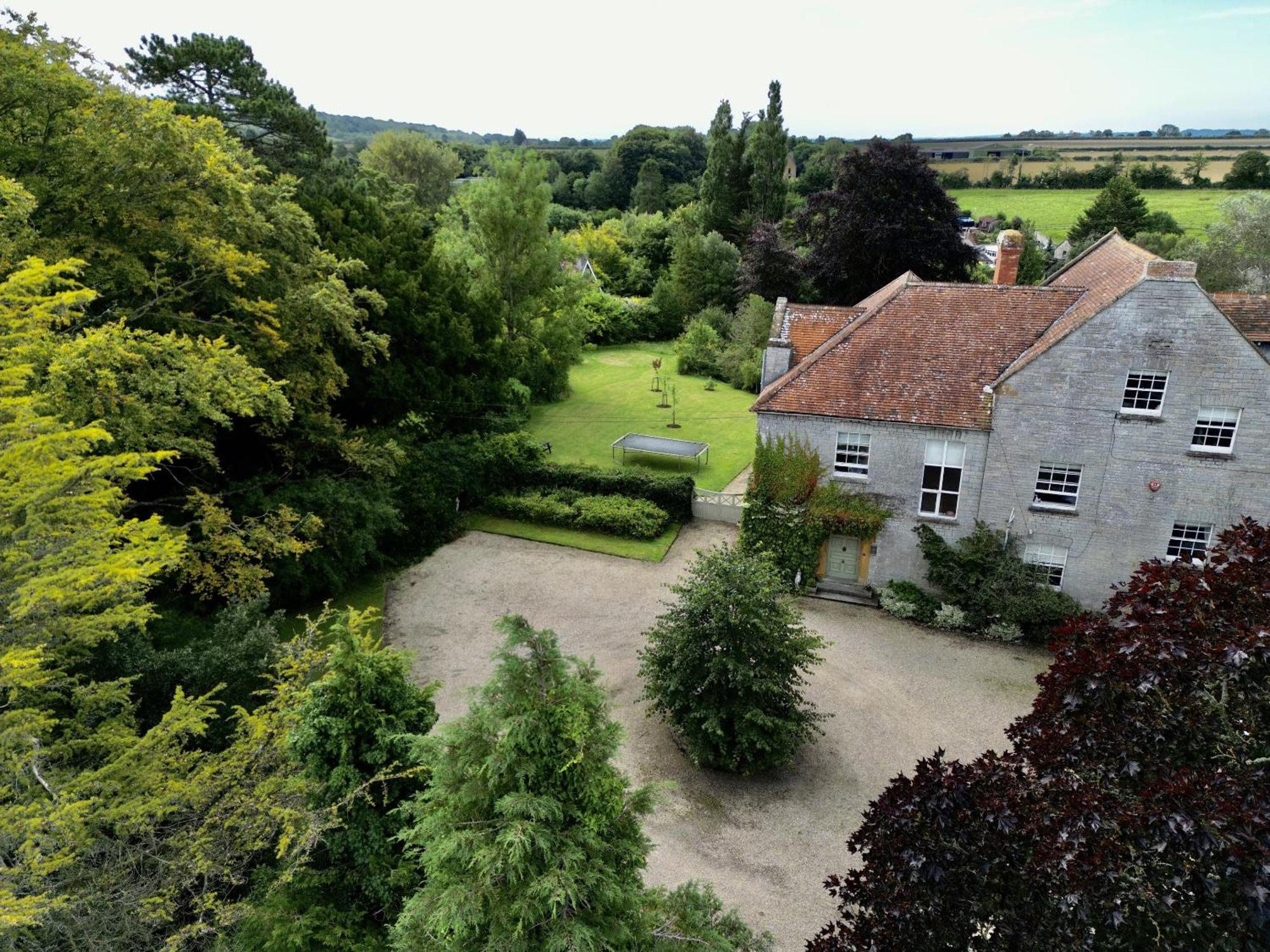 The Mount Somerton Retreat - Nr Bruton, Glastonbury, The Spectacular Wells Cathedral, Millfield School, Leonardo Helicopters, Yeovilton Eksteriør billede