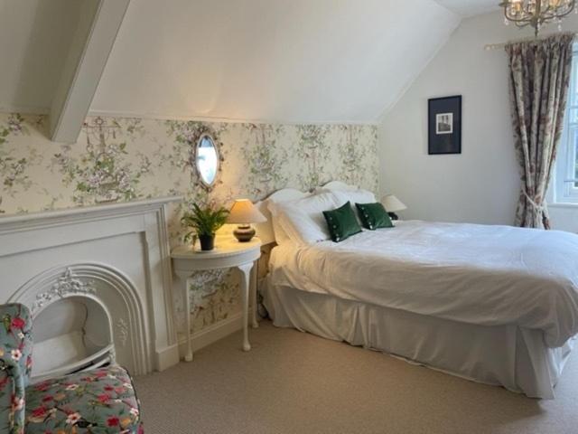The Mount Somerton Retreat - Nr Bruton, Glastonbury, The Spectacular Wells Cathedral, Millfield School, Leonardo Helicopters, Yeovilton Eksteriør billede