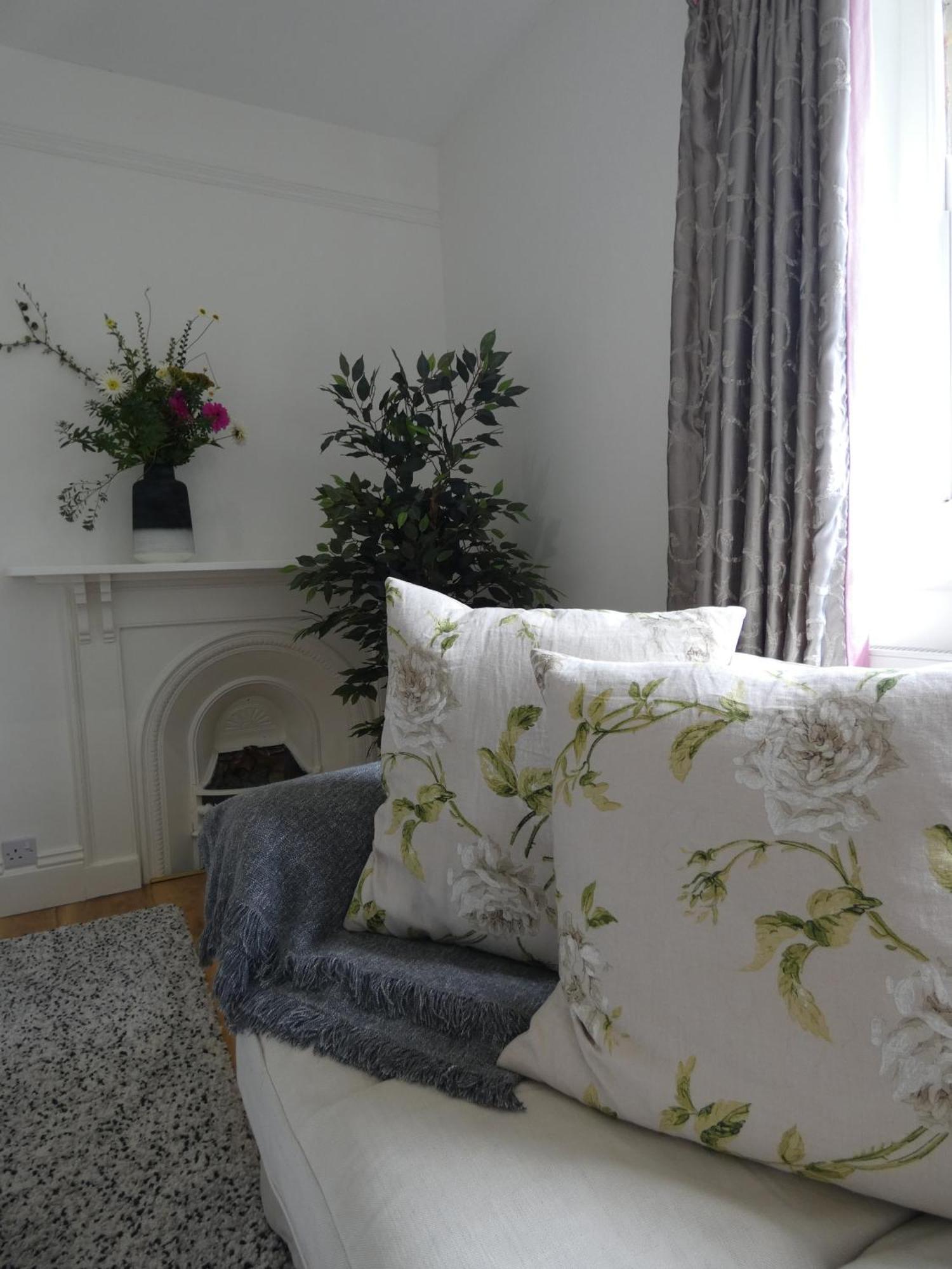 The Mount Somerton Retreat - Nr Bruton, Glastonbury, The Spectacular Wells Cathedral, Millfield School, Leonardo Helicopters, Yeovilton Eksteriør billede